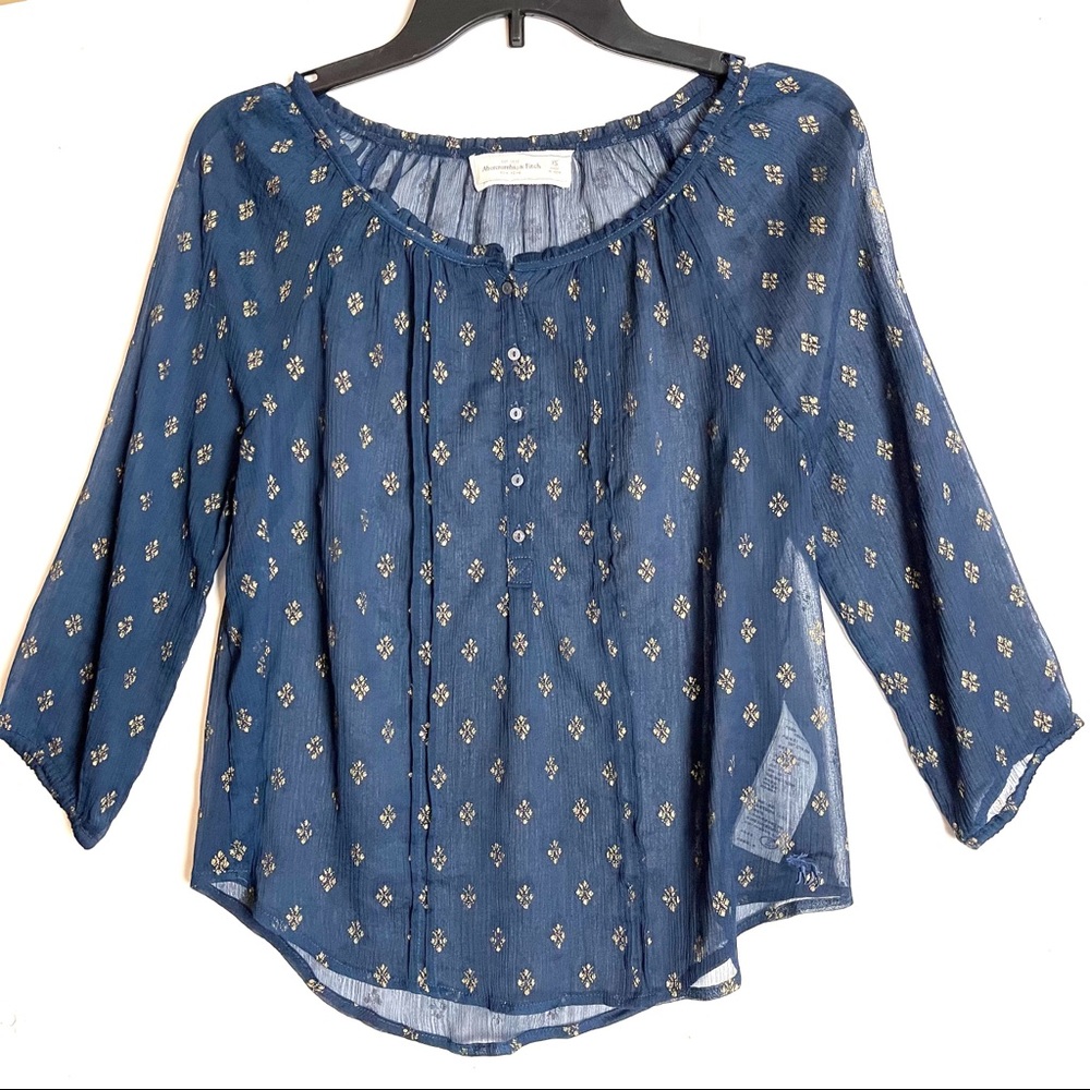 Abercrombie and Fitch sheer Top blue navy 3/4 sleeve Sz xs